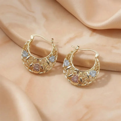🌸 Vintage  Flower Hoop Earrings