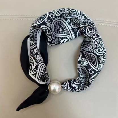 ✨ Effortless Glamour: Pop-On Pearl Necklace Scarf 🧣