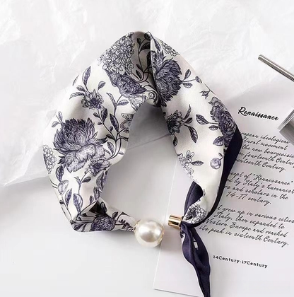 ✨ Effortless Glamour: Pop-On Pearl Necklace Scarf 🧣