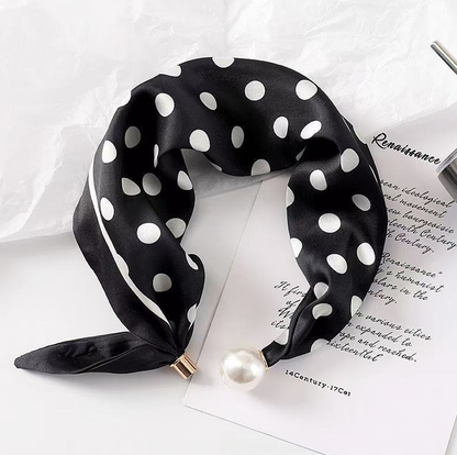✨ Effortless Glamour: Pop-On Pearl Necklace Scarf 🧣