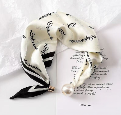 ✨ Effortless Glamour: Pop-On Pearl Necklace Scarf 🧣