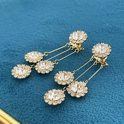 Zircon round petal earrings