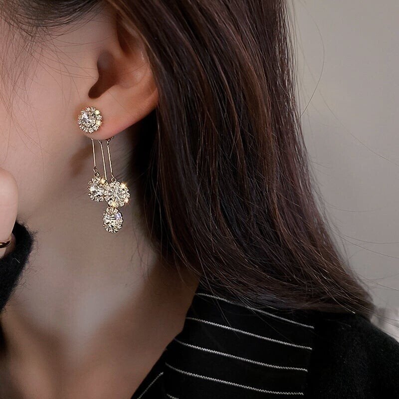 Zircon round petal earrings