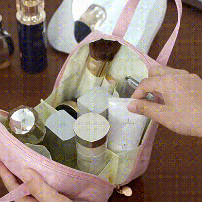Large capacity portable cosmetic bag