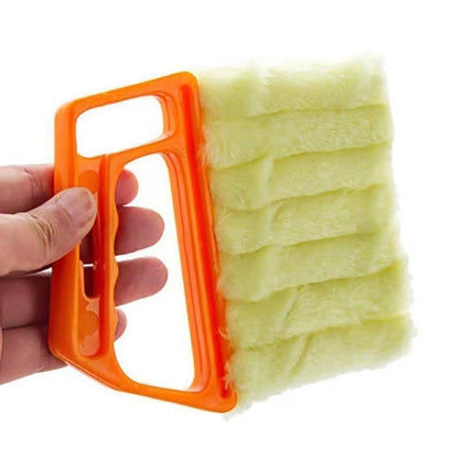 Venetian blind cleaning brush